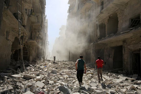 Cảnh hoang tàn sau một cuộc không kích ở Aleppo, tháng 9/2016.